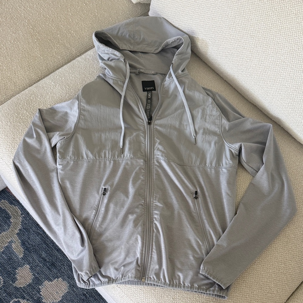 Vuori Men's Light Gray Hooded Windbreaker Jacket